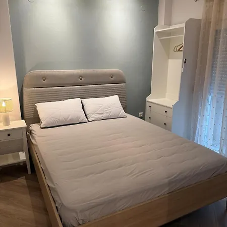 アパート Homey Luxury 2 Bedroom テッサロニキ