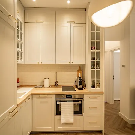 Homey Luxury 2 Bedroom