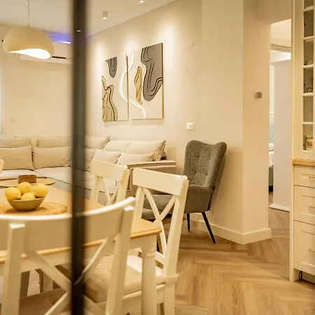 Homey Luxury 2 Bedroom