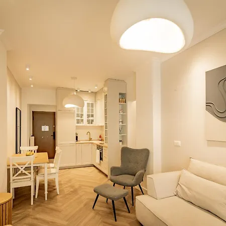 Homey Luxury 2 Bedroom