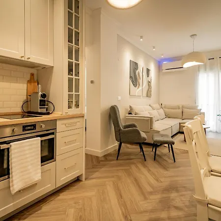 Lägenhet Homey Luxury 2 Bedroom Thessaloníki
