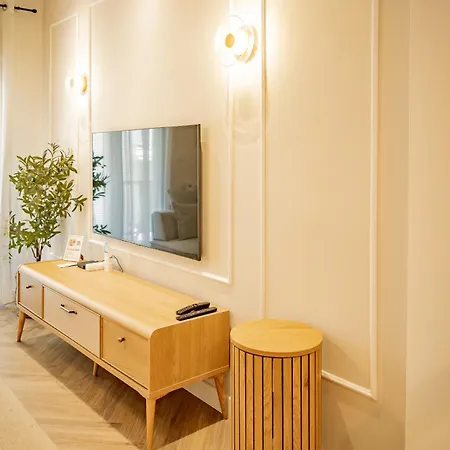 Homey Luxury 2 Bedroom * Thessaloníki
